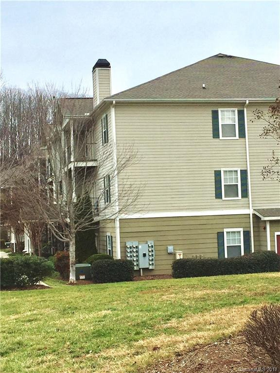 600 Vista Lake Drive #102