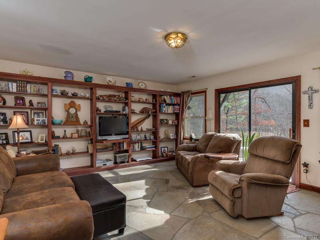9374 Holbert Cove Road - Photo 12