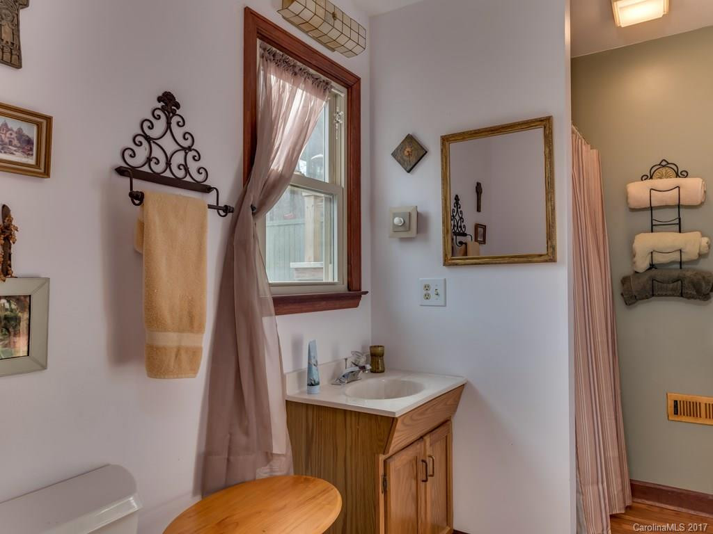 9374 Holbert Cove Road - Photo 14