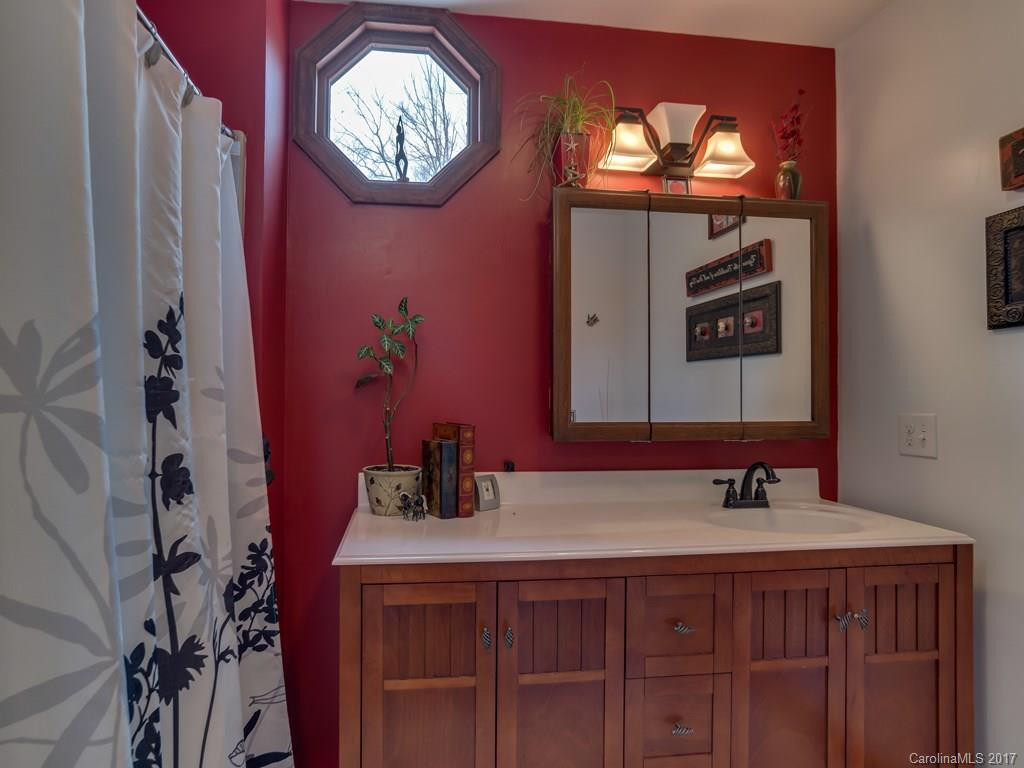 9374 Holbert Cove Road - Photo 9