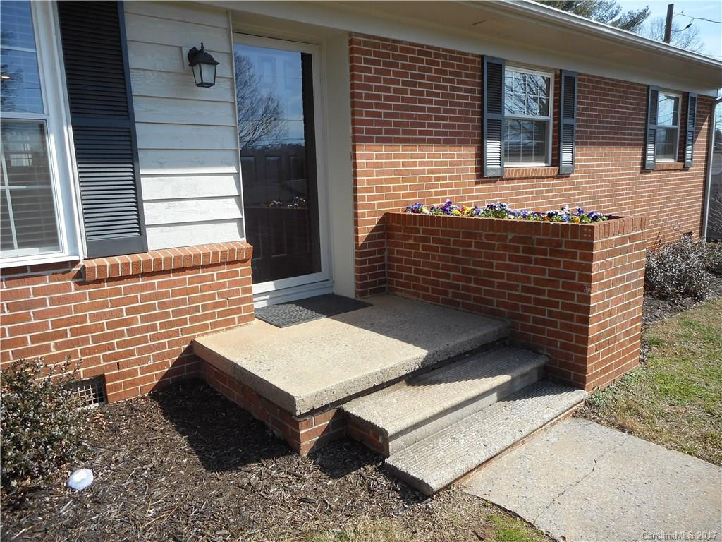 244 Crestview Street - Photo 2