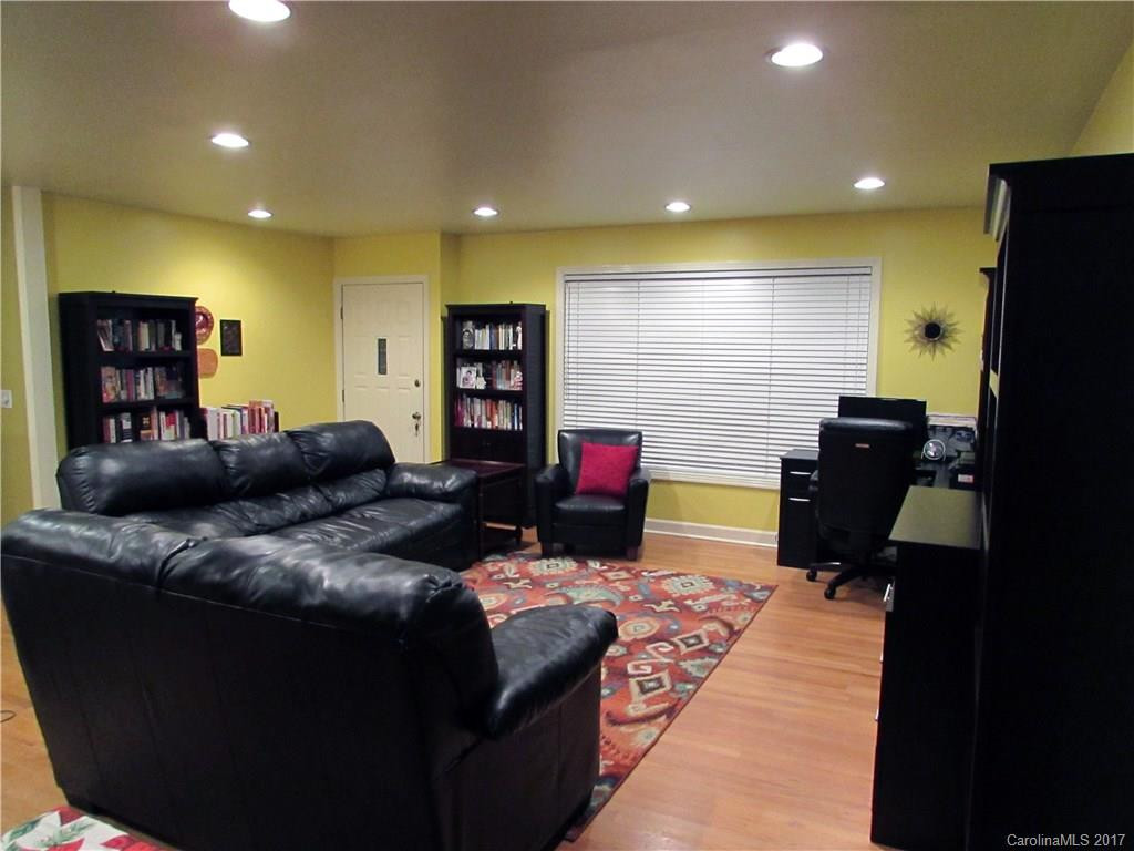 244 Crestview Street - Photo 4