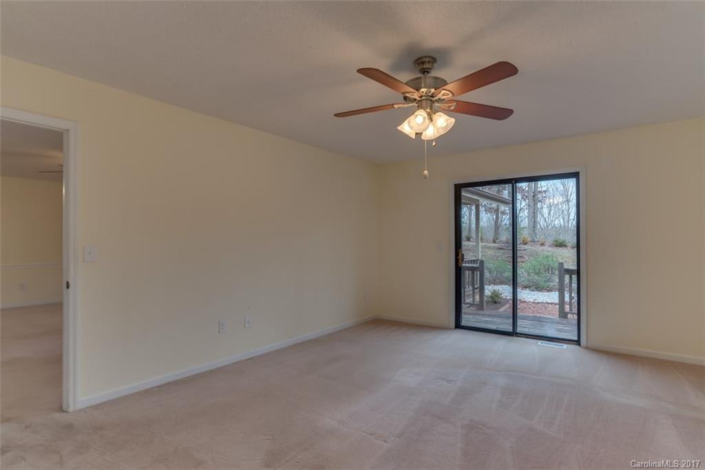 501 Plantation Drive - Photo 10
