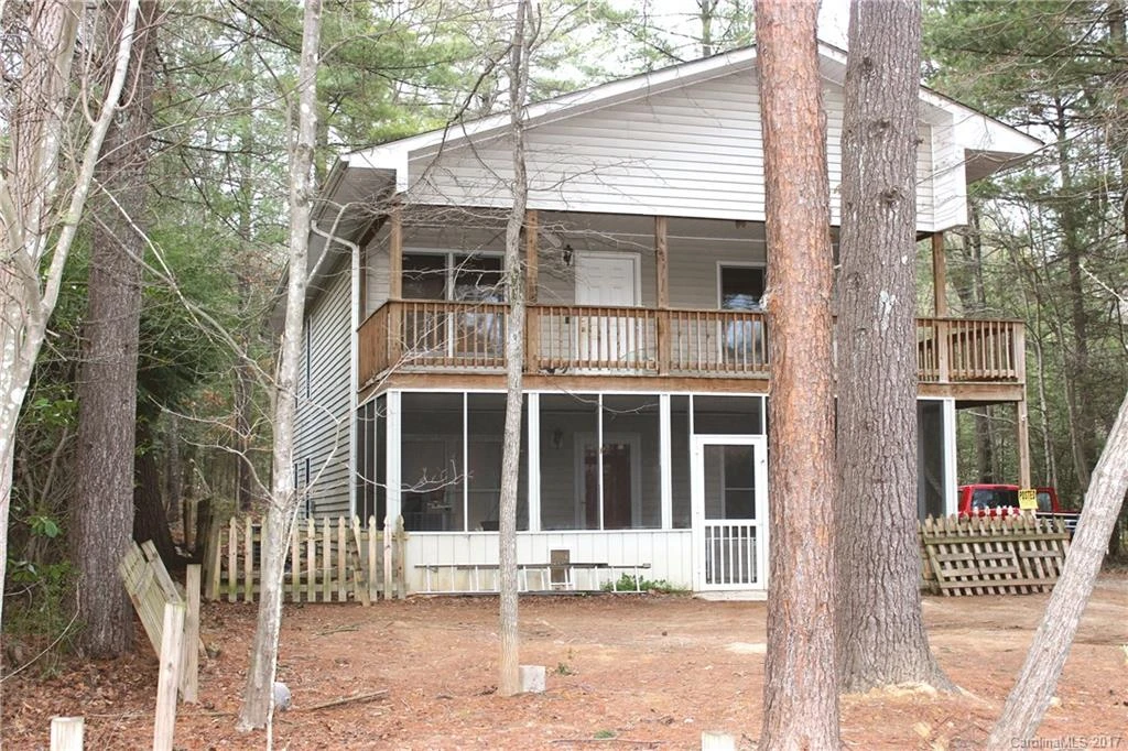 16 Maple Road