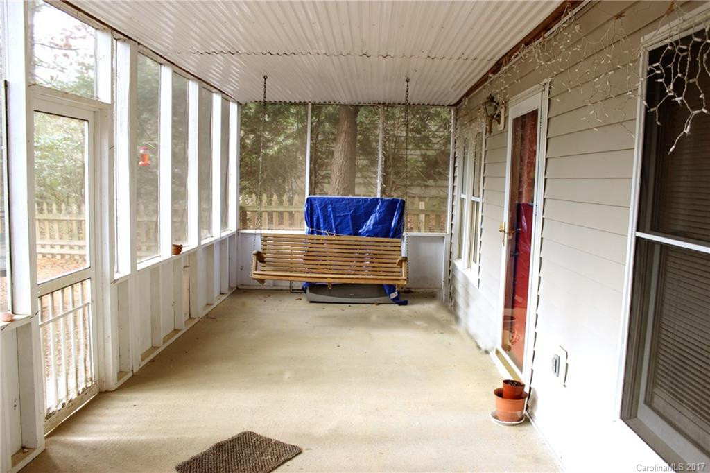 16 Maple Road - Photo 4