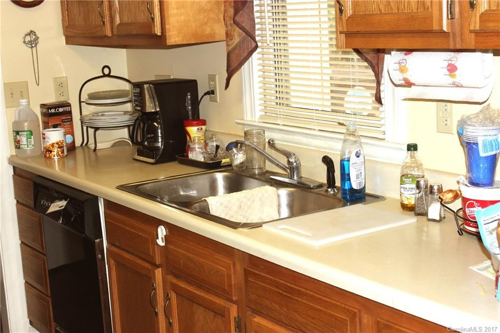 16 Maple Road - Photo 8