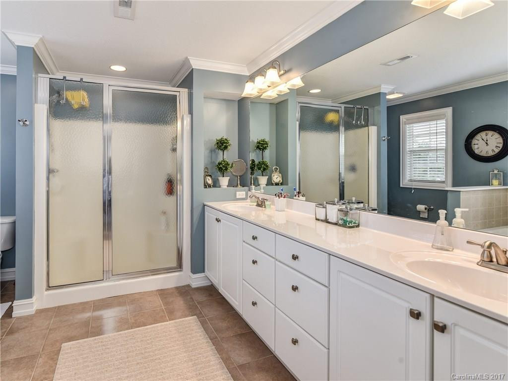 409 Oak Tree Lane - Photo 15