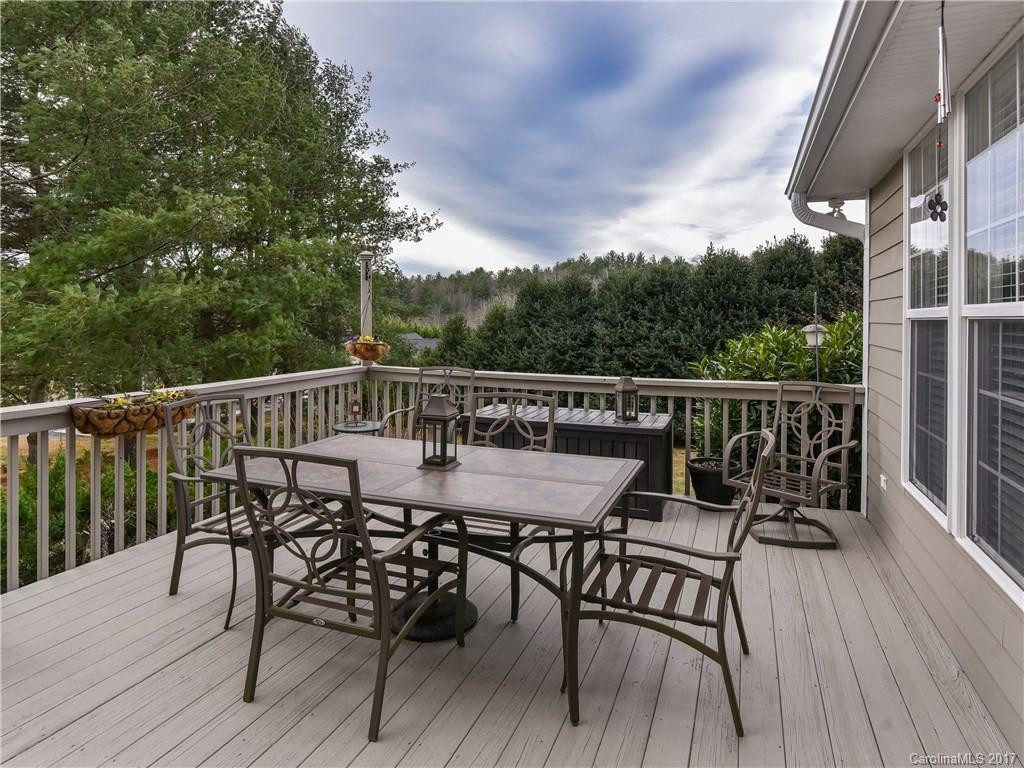 409 Oak Tree Lane - Photo 5