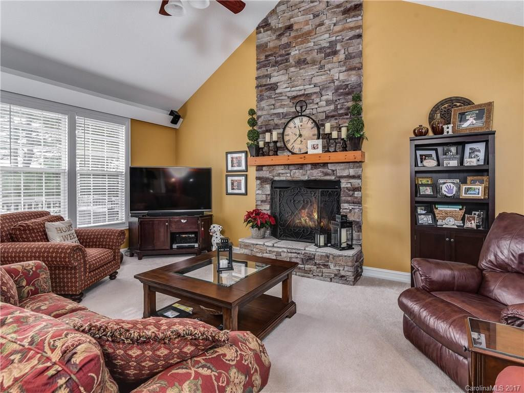 409 Oak Tree Lane - Photo 7