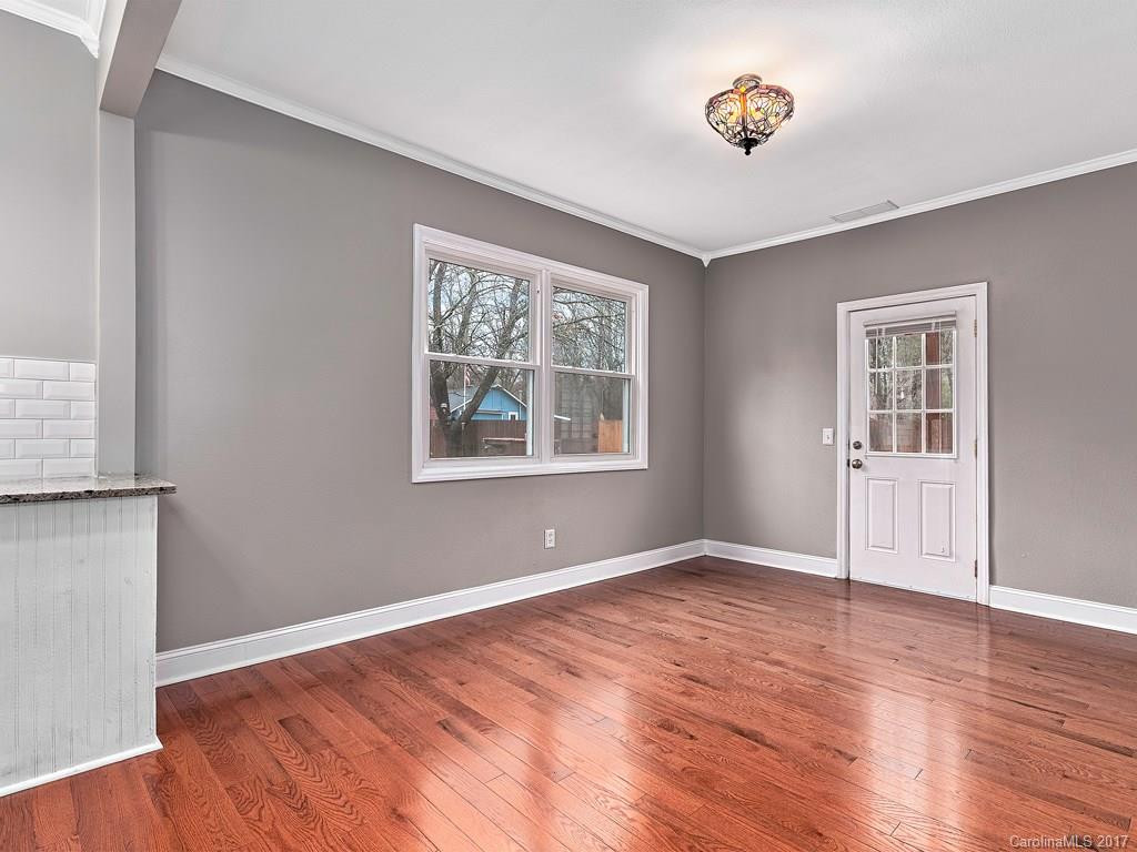 307 Spring Street - Photo 3