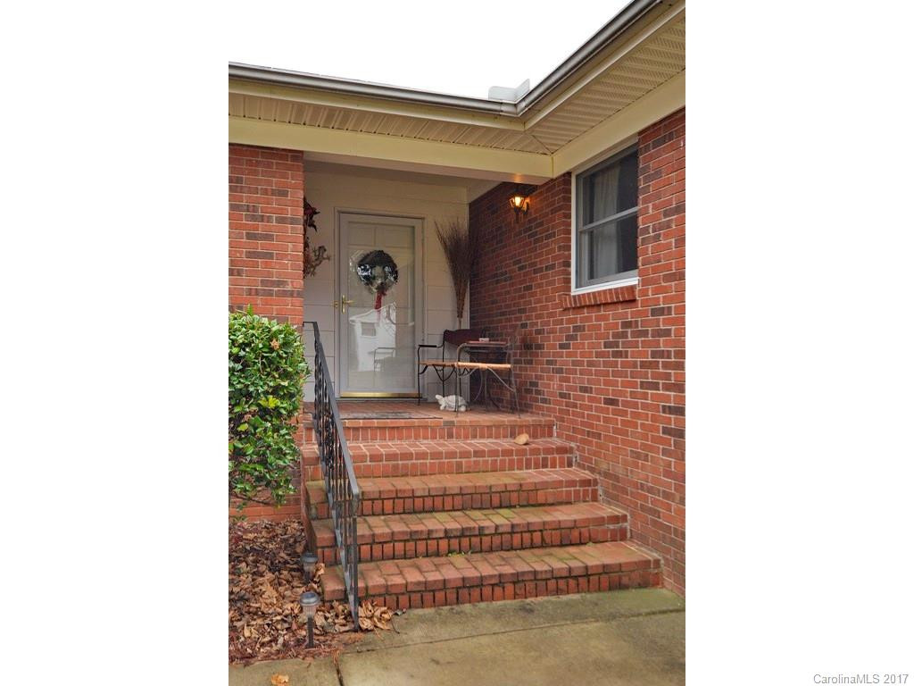 18 Ridgefield Place - Photo 3