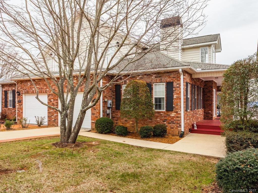 608 Carriage Commons Drive #608