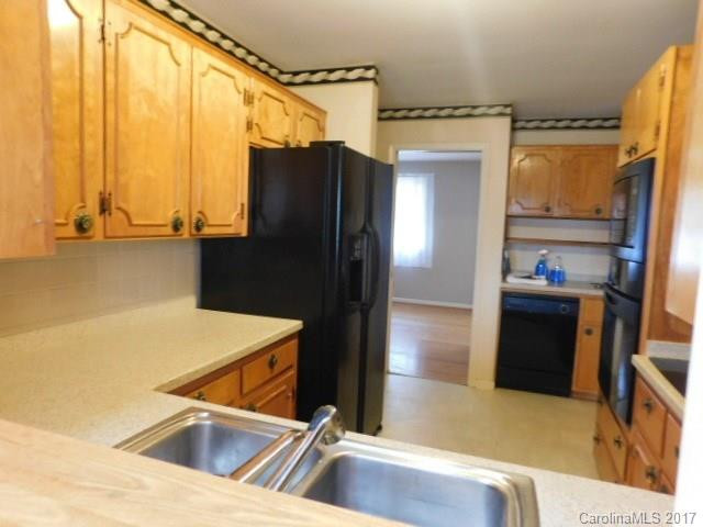 415 Overhill Drive - Photo 5