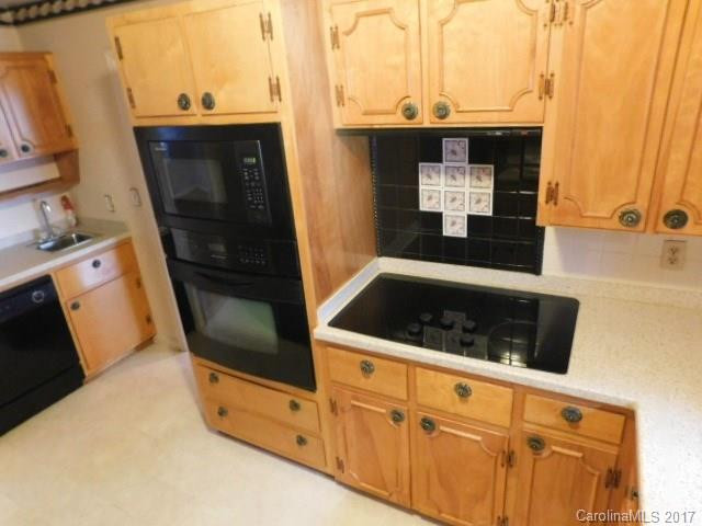 415 Overhill Drive - Photo 10