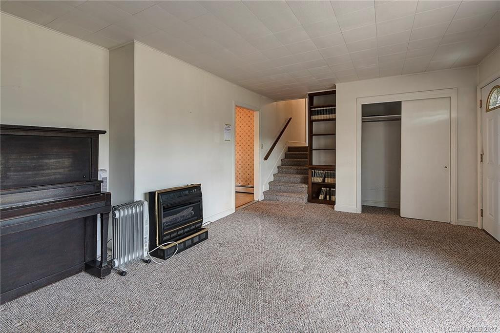 368 Oakmont Drive - Photo 2