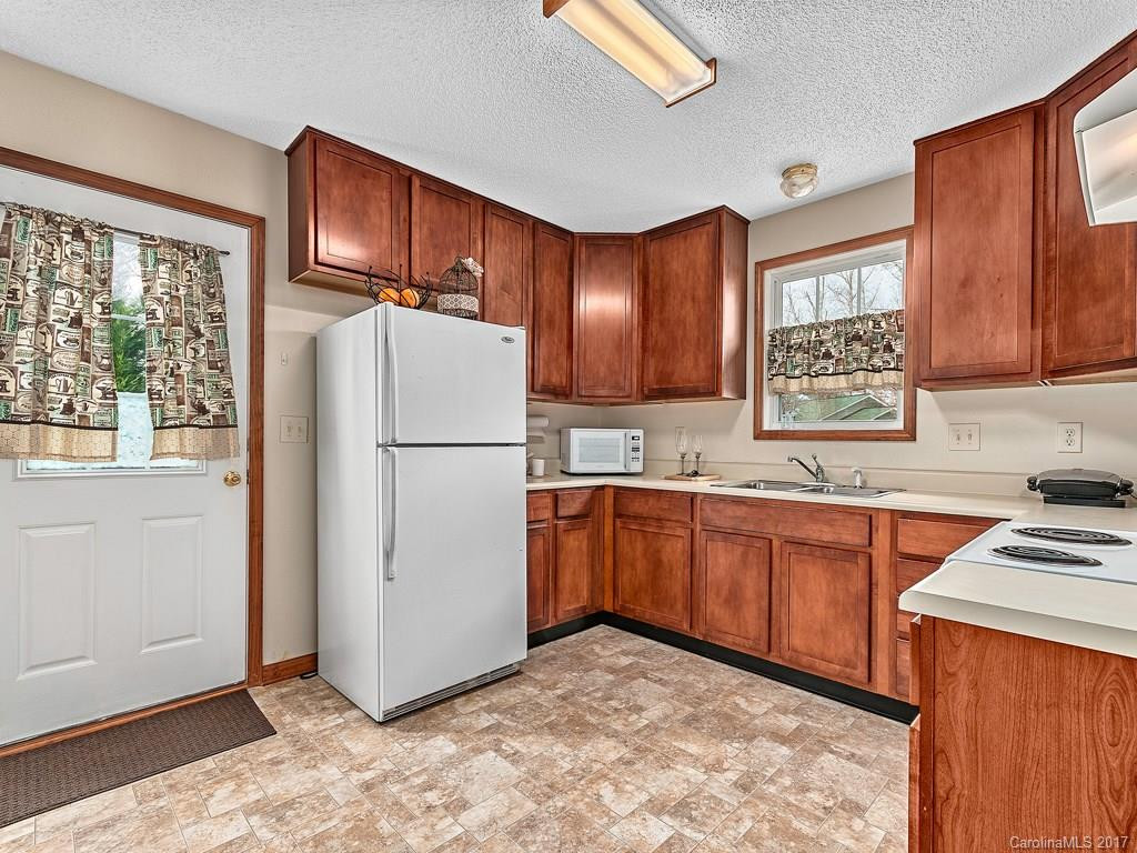 118 Savannah Woods Court - Photo 8
