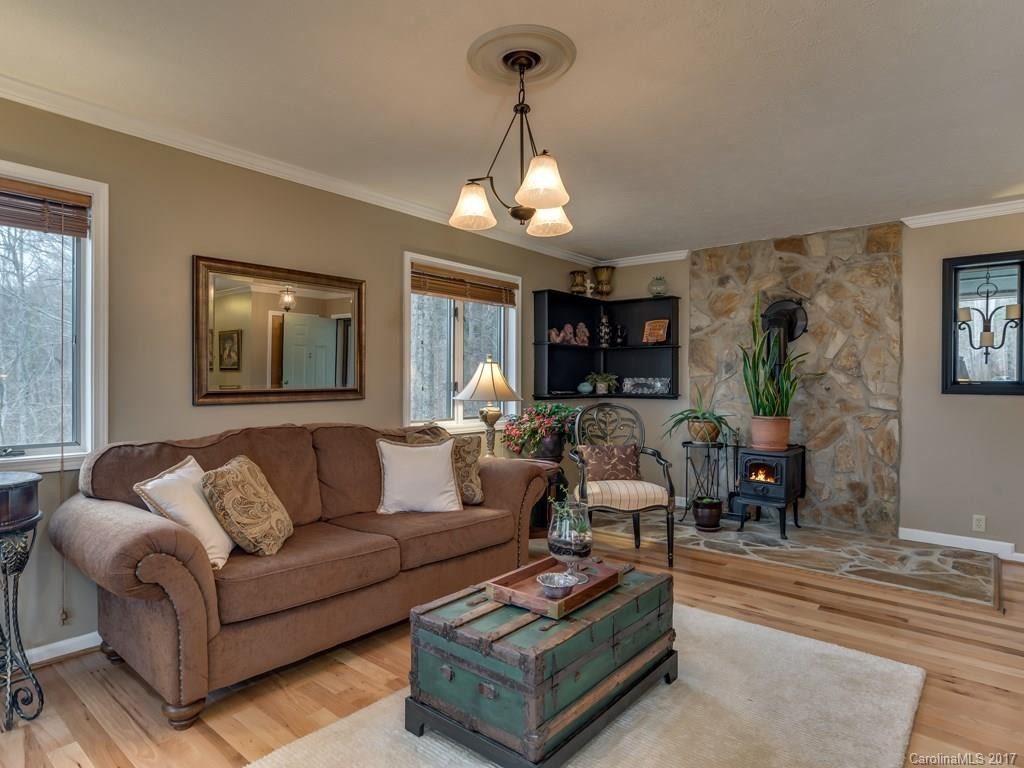 750 Pollys Mountain Road - Photo 3