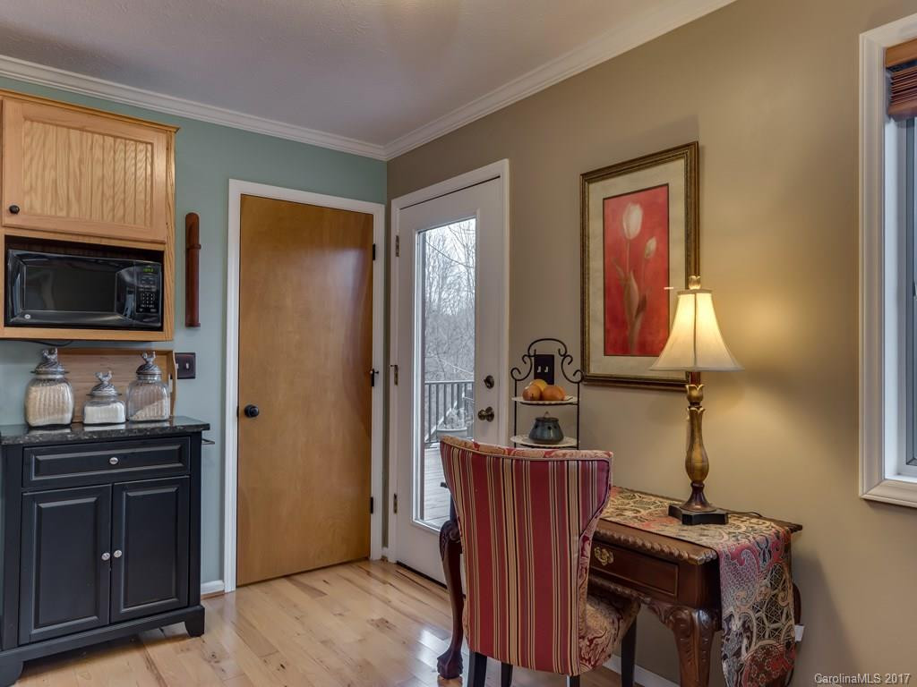 750 Pollys Mountain Road - Photo 4