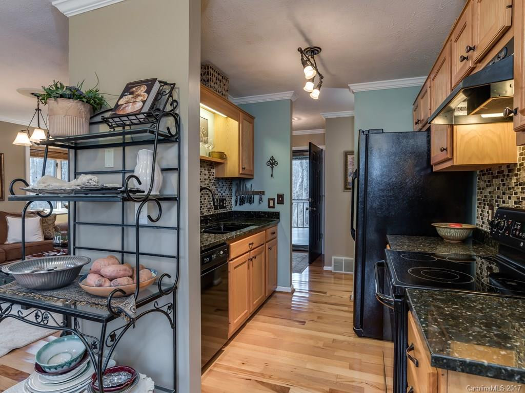 750 Pollys Mountain Road - Photo 6