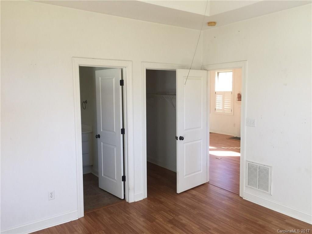 462 Village Green Way - Photo 11