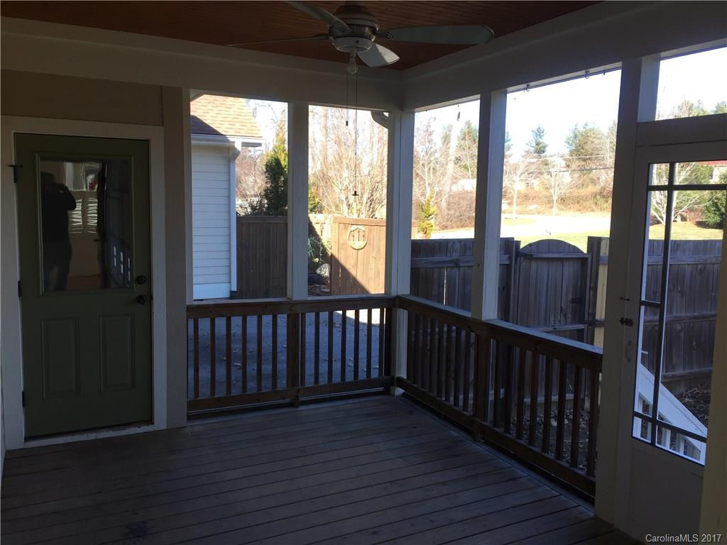 462 Village Green Way - Photo 16