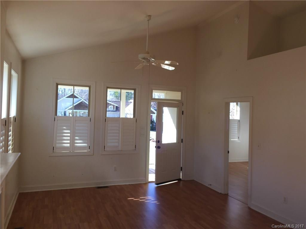 462 Village Green Way - Photo 4