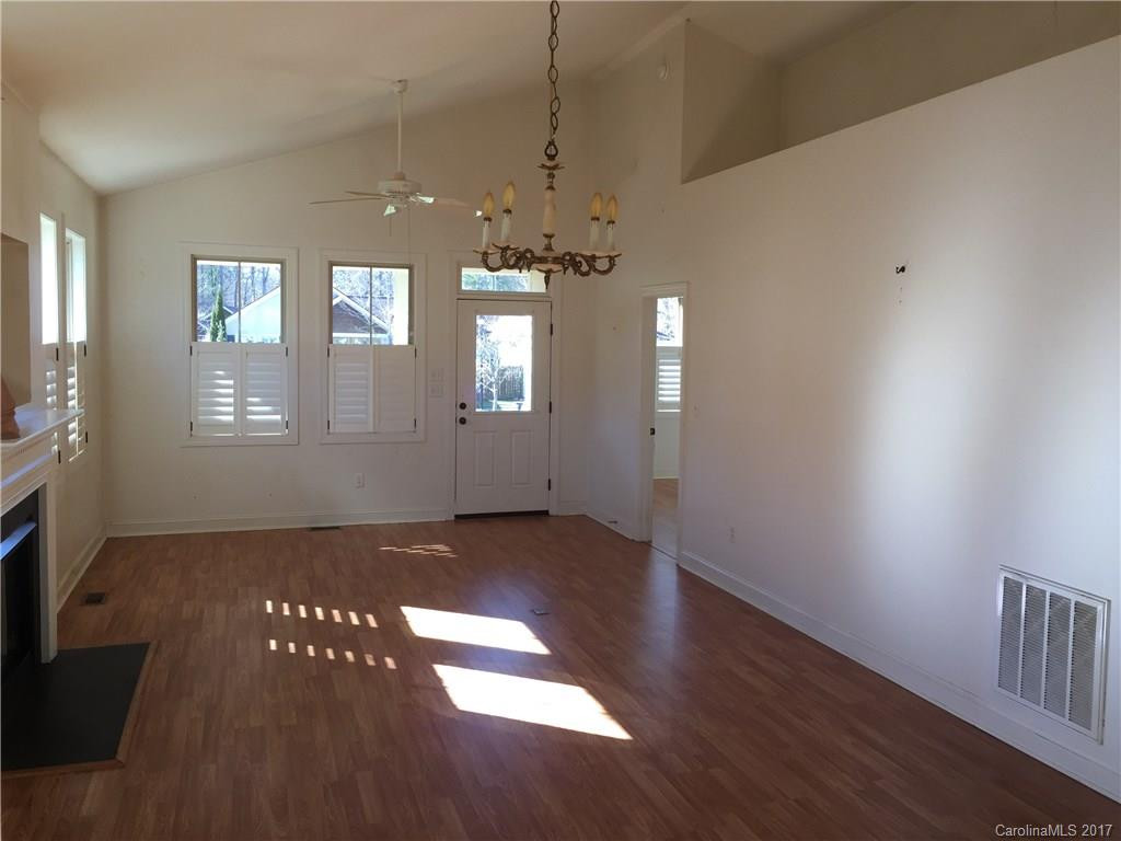 462 Village Green Way - Photo 5