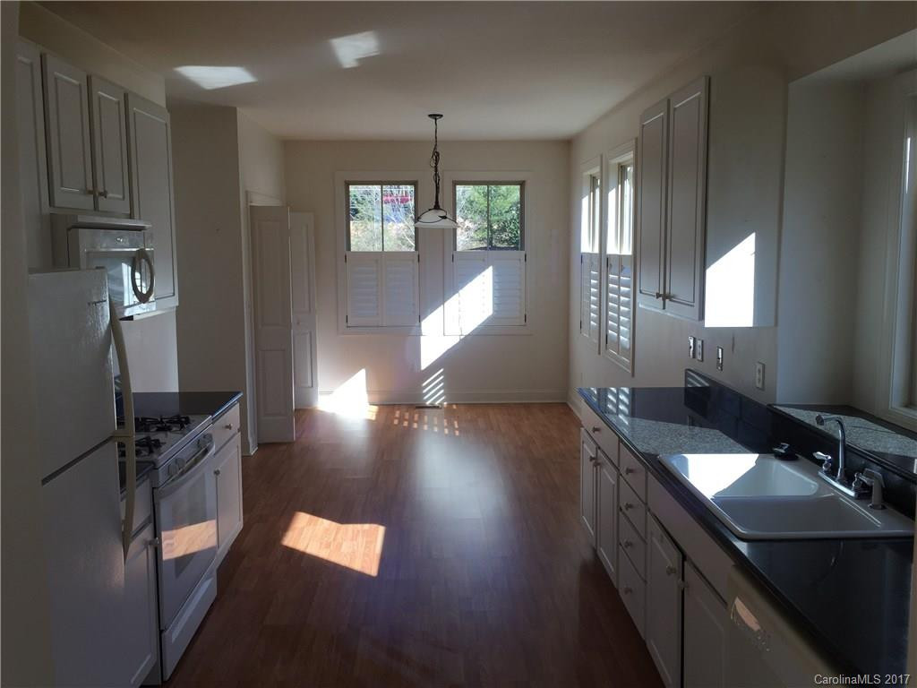 462 Village Green Way - Photo 9