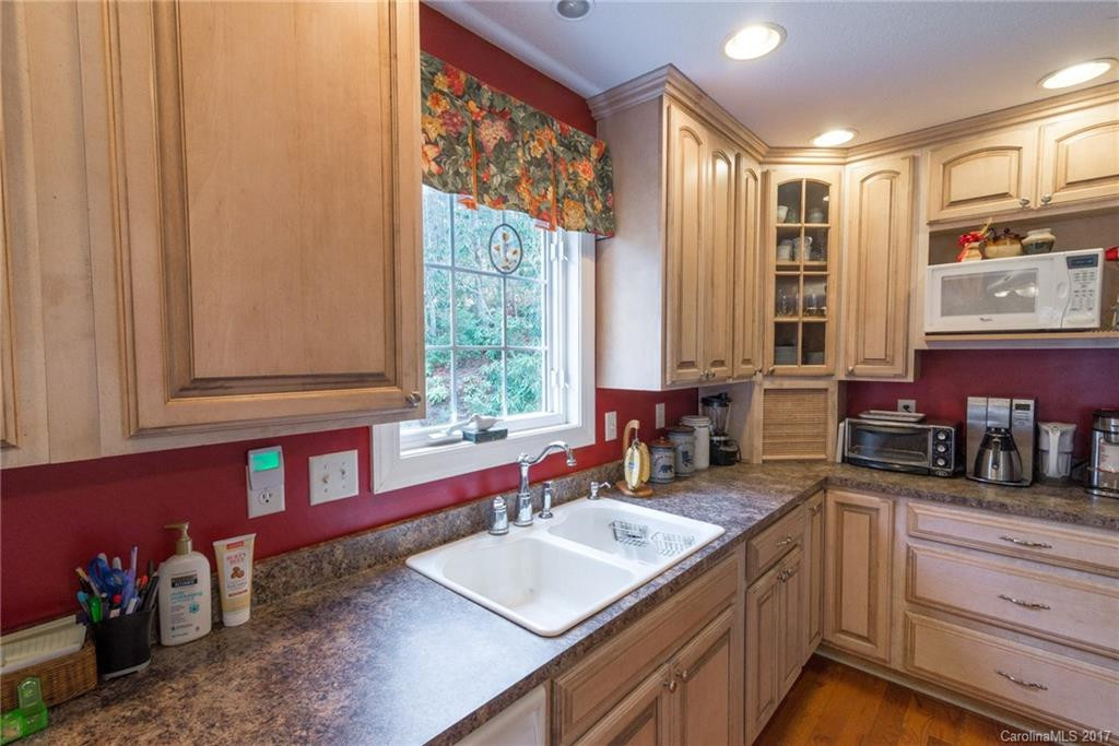 4 Sourwood Ridge Road - Photo 12