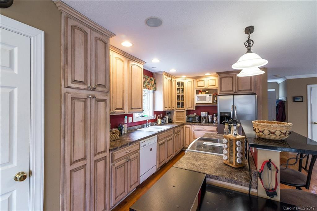 4 Sourwood Ridge Road - Photo 10