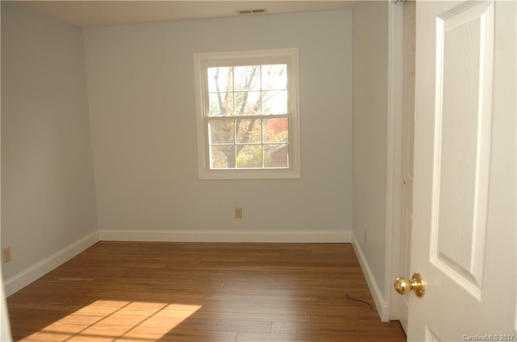 1082 Mountain View Street - Photo 15