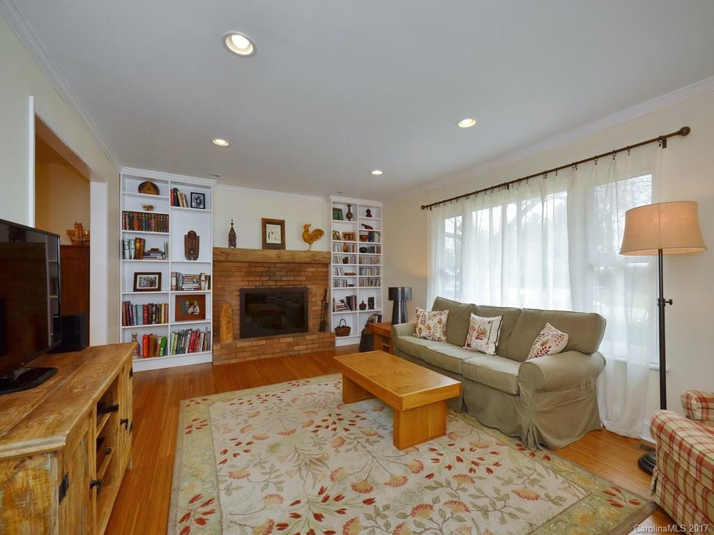 1040 Carousel Lane #35 - Photo 2