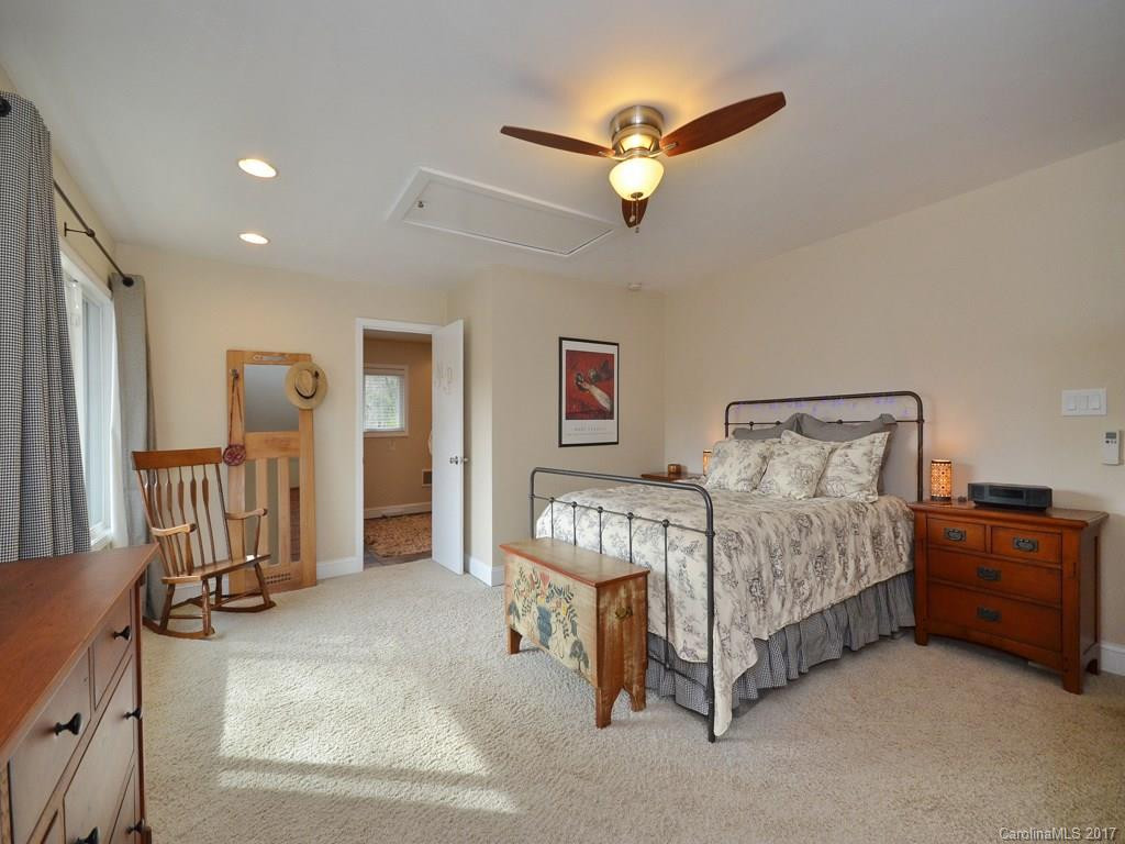 1040 Carousel Lane #35 - Photo 7