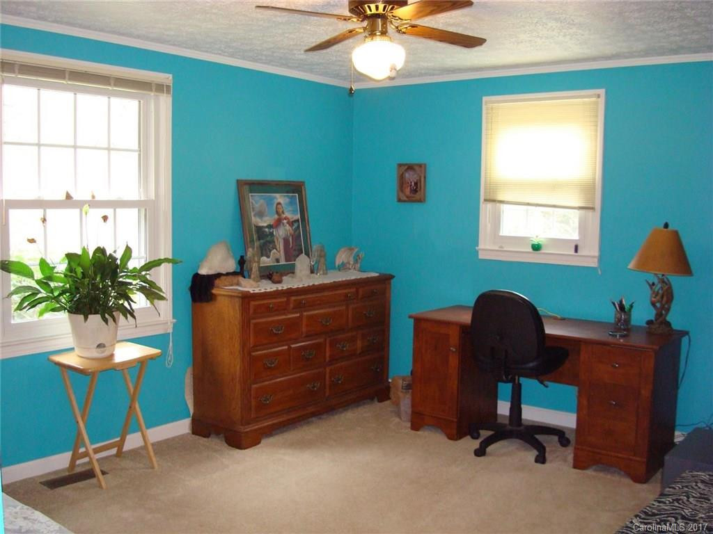 555 Smith Creek Road - Photo 12