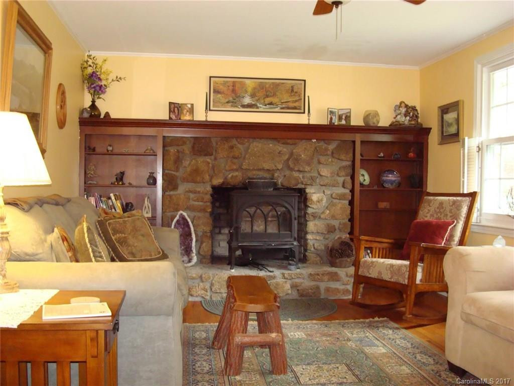 555 Smith Creek Road - Photo 3
