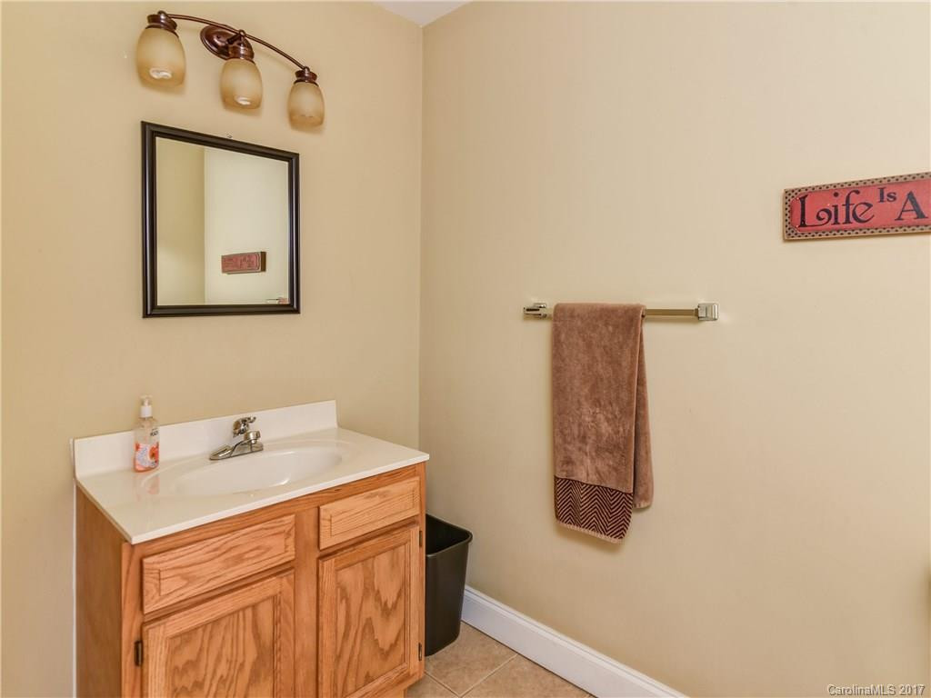 305 Northeast Avenue - Photo 19