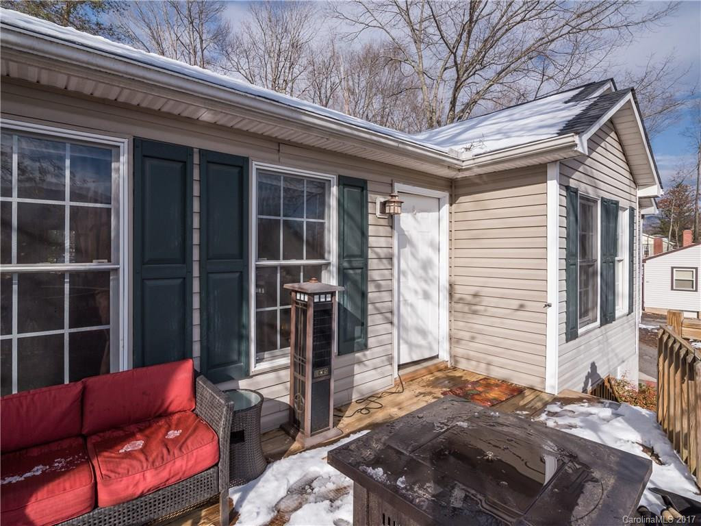 305 Northeast Avenue - Photo 5