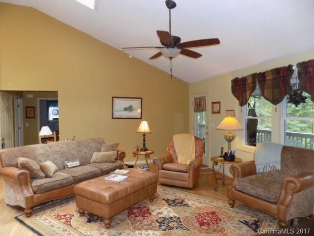 196 Huntley Road - Photo 2