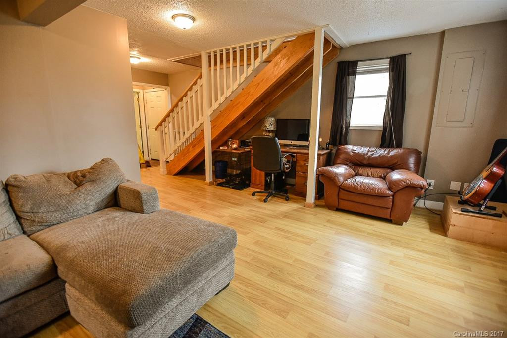 9 Oakland Street - Photo 14