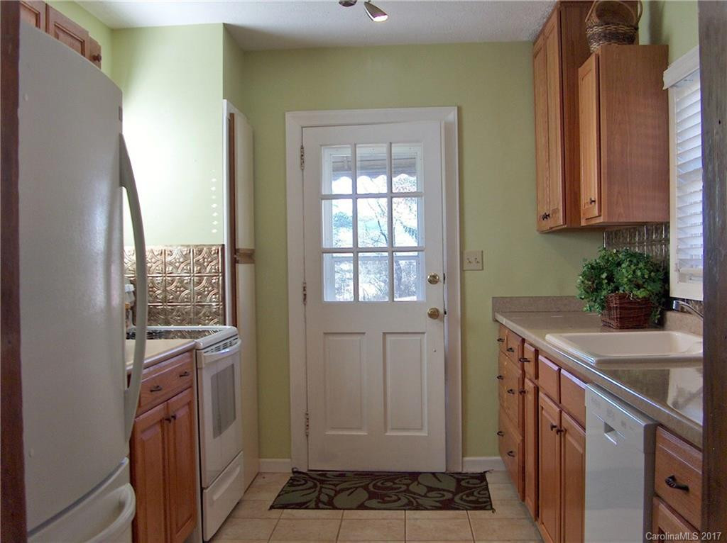 212 Hillcrest Street - Photo 11