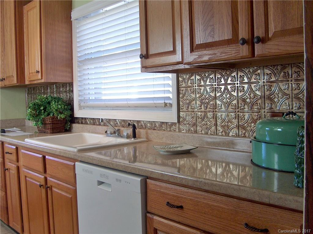 212 Hillcrest Street - Photo 12