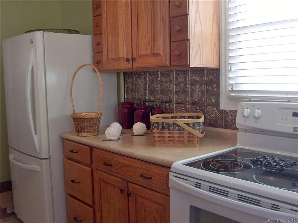 212 Hillcrest Street - Photo 13