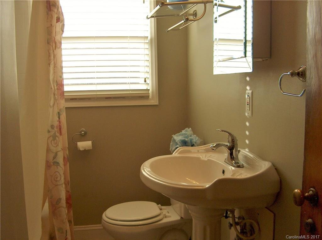212 Hillcrest Street - Photo 15