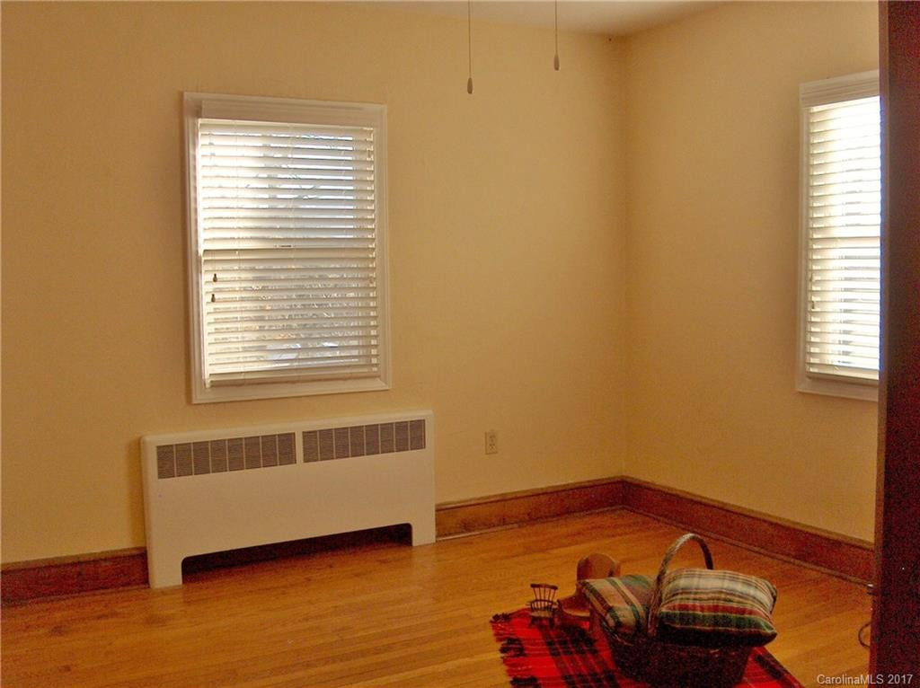 212 Hillcrest Street - Photo 16