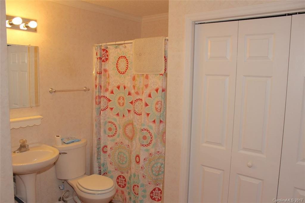 124 Hall Street - Photo 19