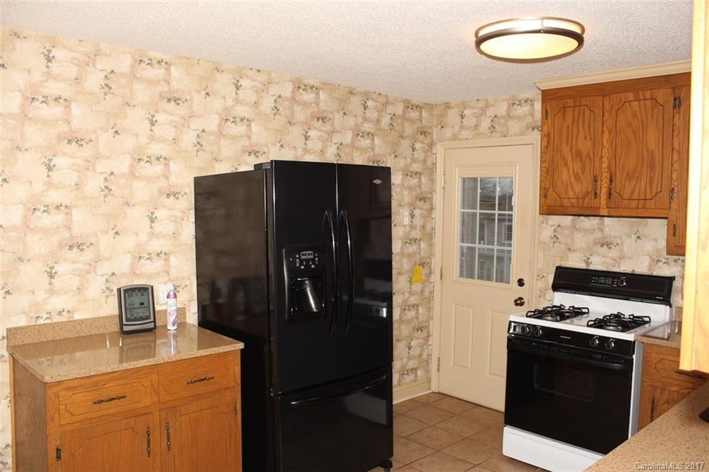 124 Hall Street - Photo 9