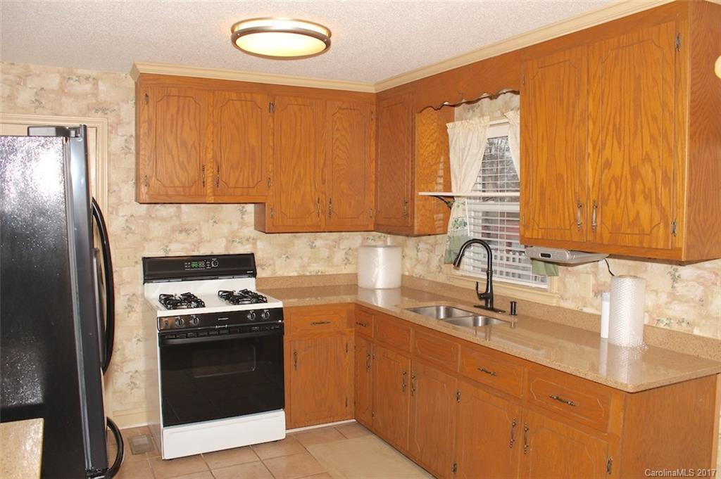 124 Hall Street - Photo 10