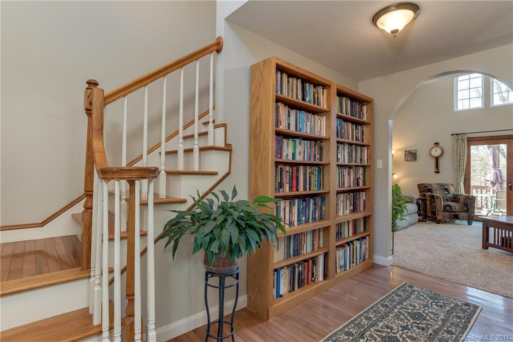 640 Laurel Heights Lane - Photo 2