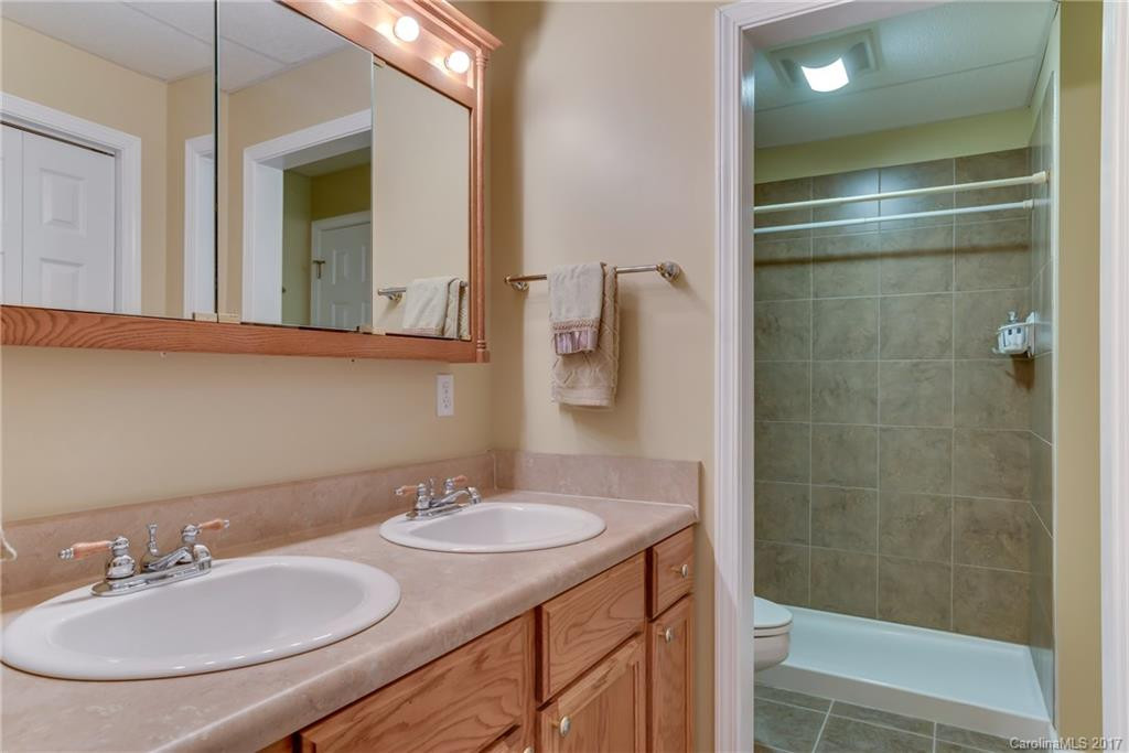 640 Laurel Heights Lane - Photo 14