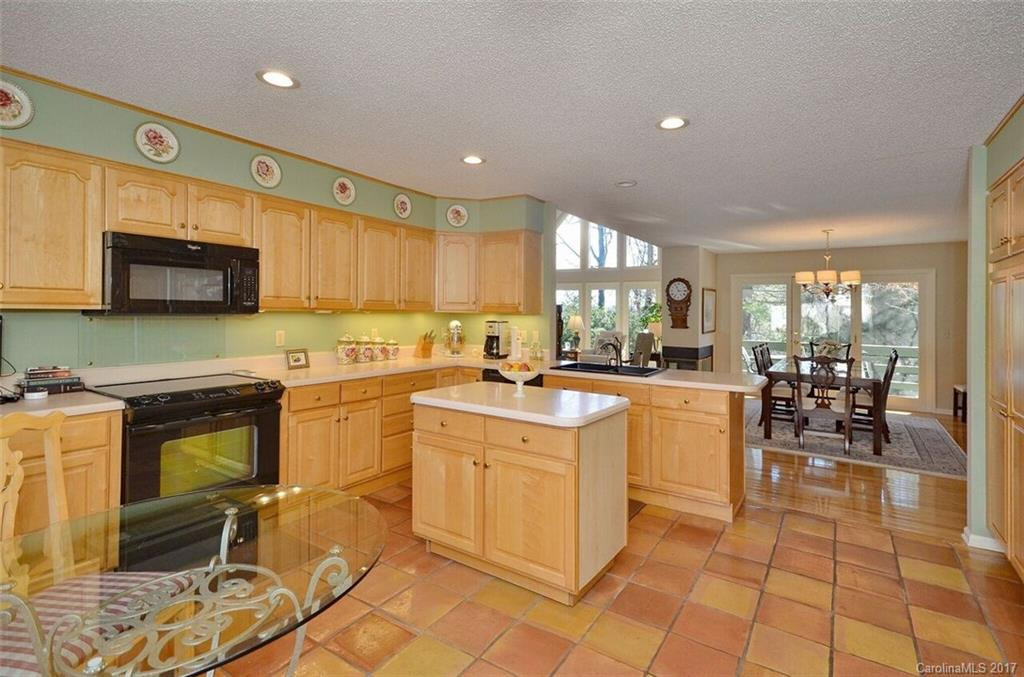 133 Forest View Drive #23, Woodlands Condominium - Photo 8